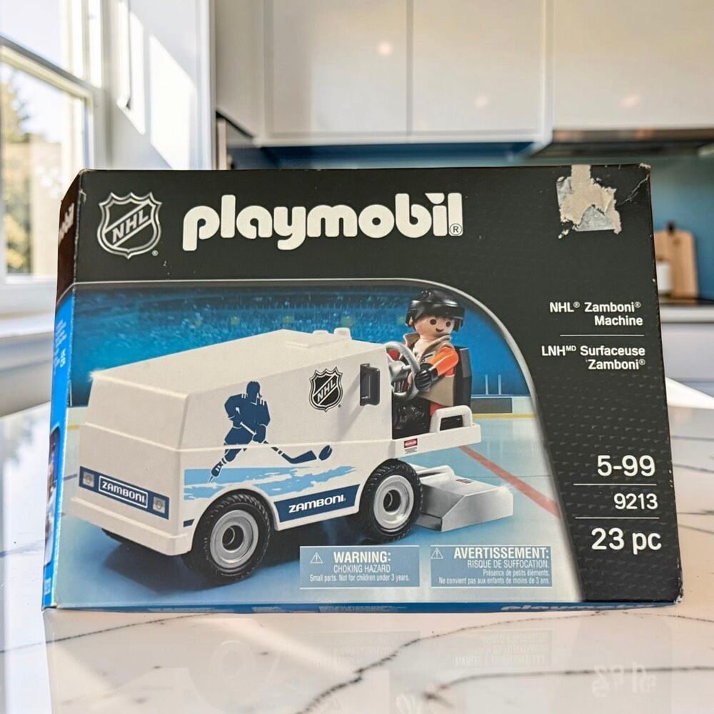 NEW NHL Playmobil Zamboni Machine 9213 23 Pieces Playset Hockey COMPLETE